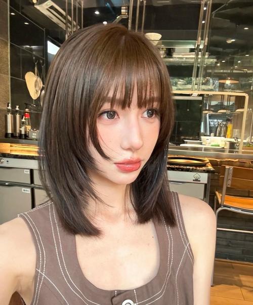 黑发层次感锁骨发有刘海_锁骨发分层灵动,甜美时尚,打理方便! 黑发层次感锁骨发有刘海_锁骨发分层灵动,甜美时尚,打理方便!