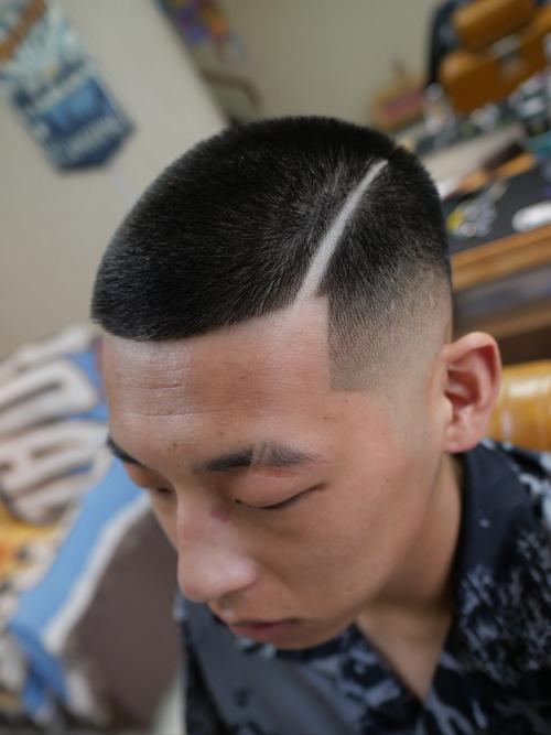 大男孩半圆形发型_半圆发型时尚又实用