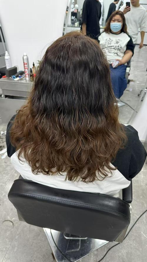 偶尔一次烫头发要紧吗_烫发伤头？小心干枯脱发！