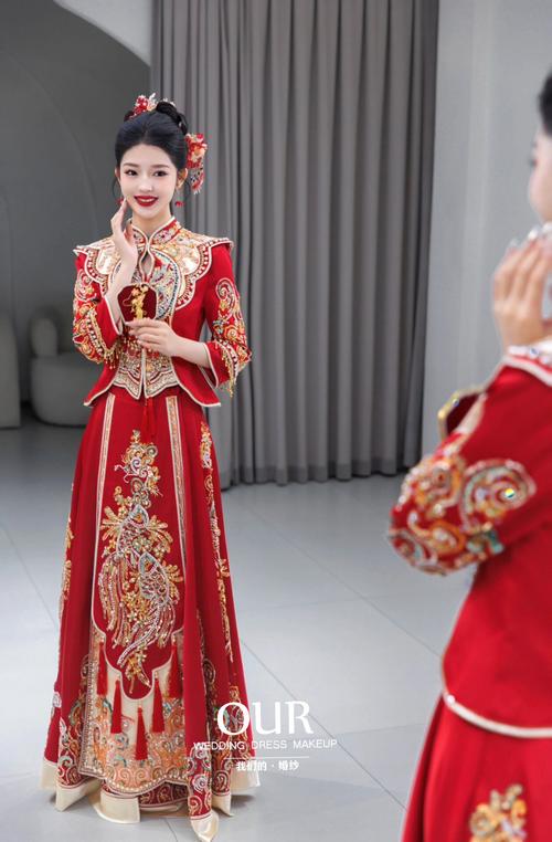 秀禾服新娘发型教程_传统与现代的完美融合，细节绽放中华美