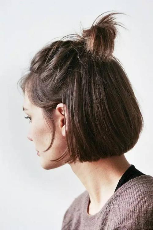 半头发型_半扎发显年轻,马尾丸子头时尚 半头发型_半扎发显年轻,马尾丸子头时尚