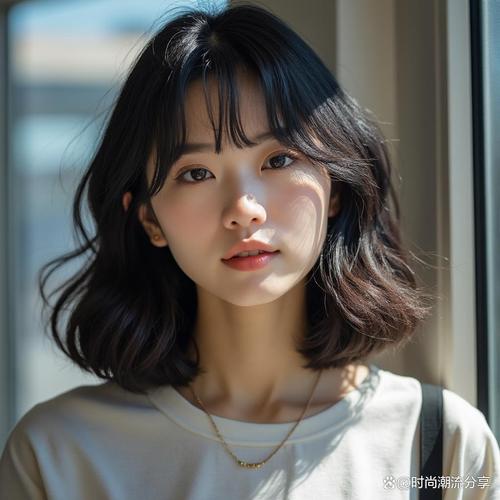 脸窄适合什么发型_脸窄女生发型别扁！显立体蓬松选这几种