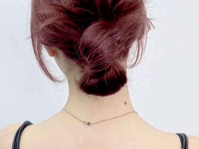 成年女性扎头发样式大全_半扎侧麻花辫高丸子头高马尾花苞公主盘发