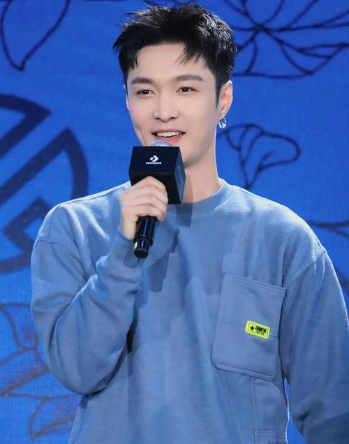 男明星发型_2025男星短发卷发潮,时尚发型指南! 男明星发型_2025男星短发卷发潮,时尚发型指南!