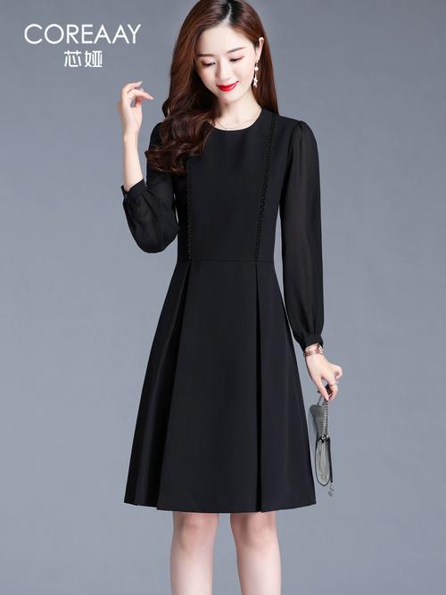 春秋黑色连衣裙配什么鞋子好看_个性撞色与经典搭配