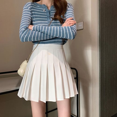 短百褶裙搭配什么鞋子好看_穿出百变风格！