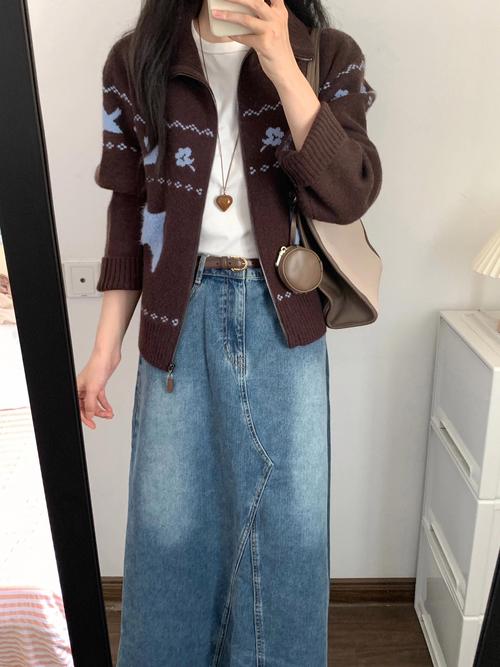 拉链毛衣开衫毛衣搭配什么裤子_毛衣百搭！拉链款时尚又保暖，秋冬必备