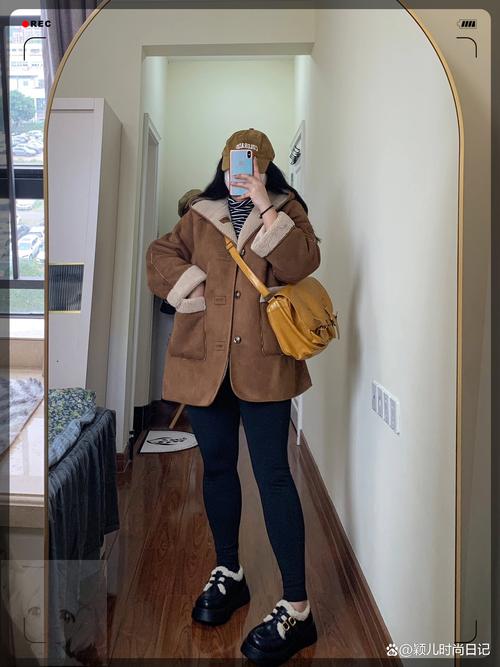 胖矮个子女生穿衣搭配秋冬_微胖女生秋冬显瘦穿搭指南