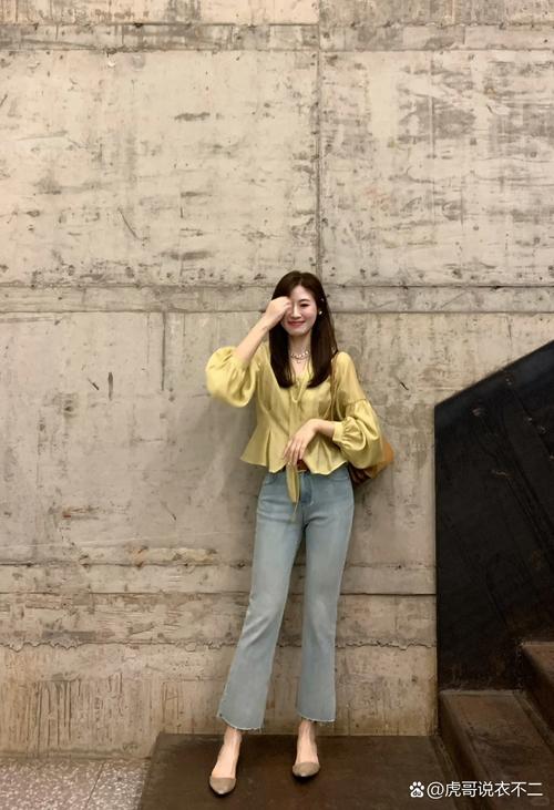土黄色宽松衬衫搭配什么最好看_土黄衬衫百搭时尚，裤子裙子随心搭！