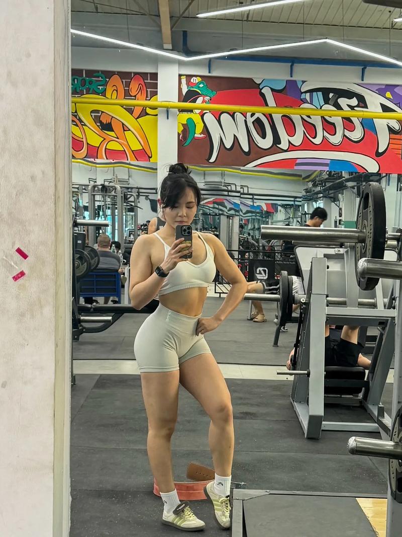 专找老阿姨健身_长者健身新风尚