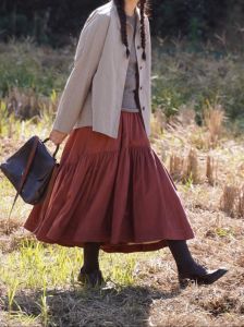 灯芯绒半裙最佳搭配_卡其灯芯绒阔腿裤多搭指南