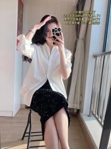 亮片裙子搭配什么上衣_亮片裙百搭时尚，点亮日常穿搭！