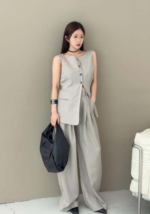 收腰上衣下面搭配什么_显瘦显高，职场休闲皆可搭