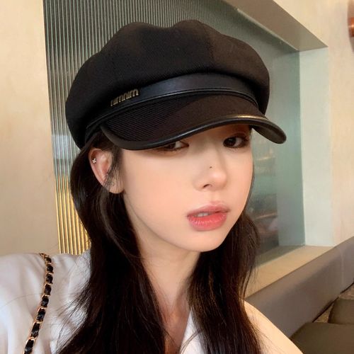 贝雷帽子搭配的衣服_时尚百搭贝雷帽，提升造型层次感