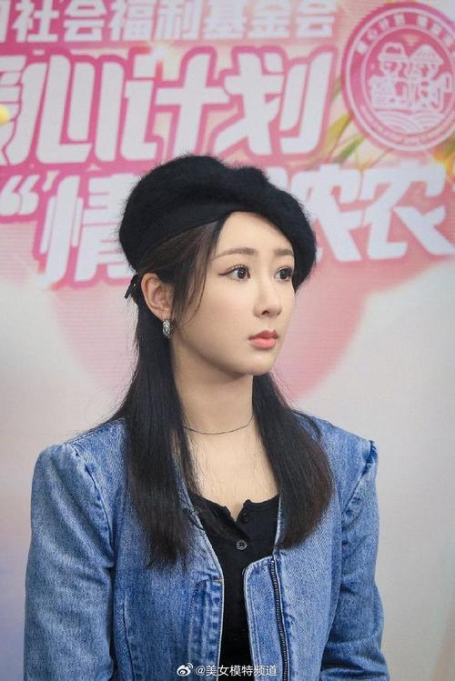 贝雷帽搭配衬衫好看吗_贝雷帽百搭神器，百变造型时尚利器！