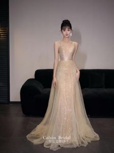 香槟色是什么颜色衣服_柔和高级，百搭优雅的时尚色