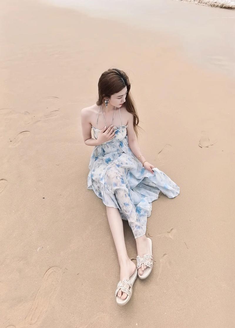 她穿着裙子站在你身边你看不见什么_内心与场合的微妙表达