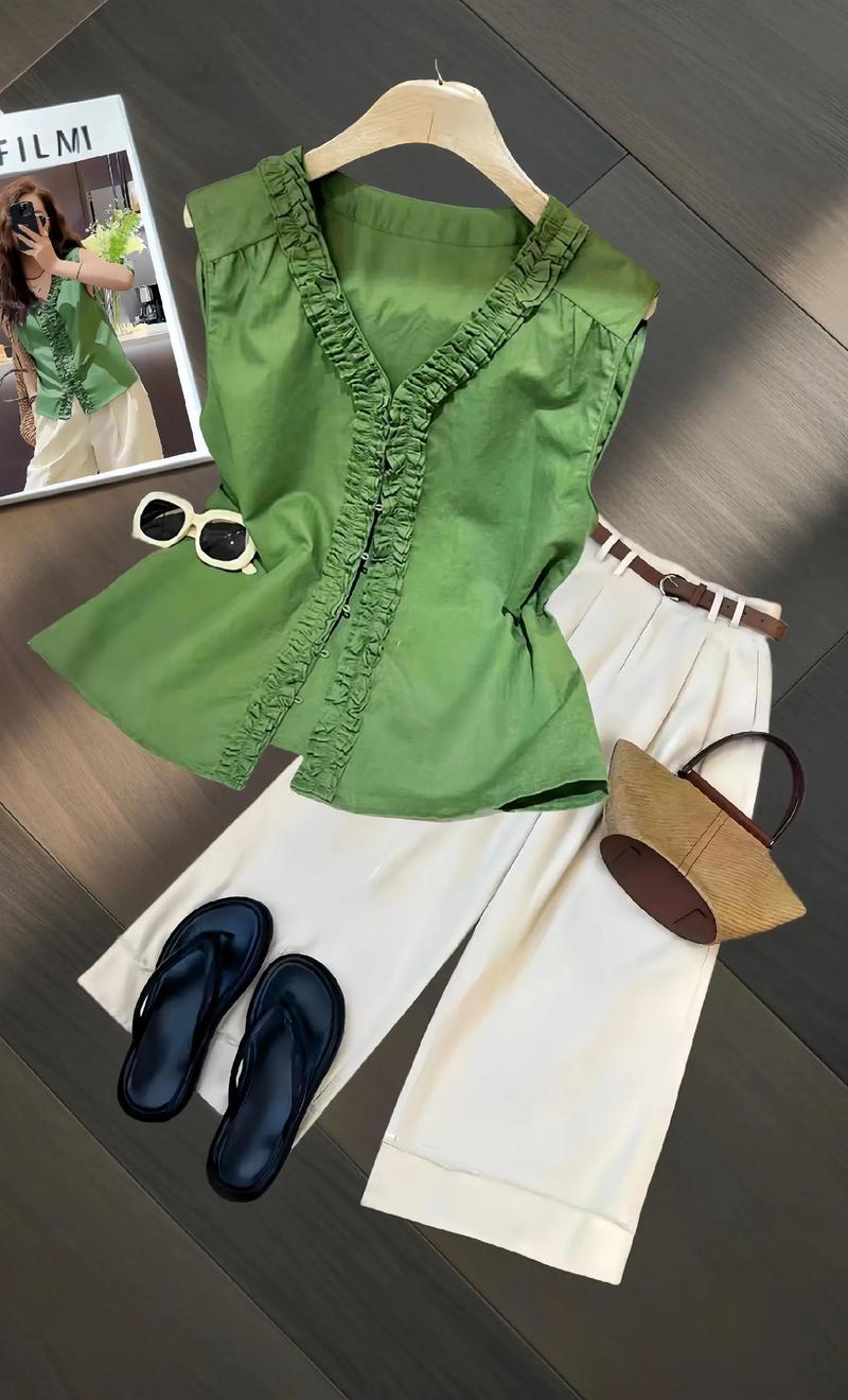 浅绿色裤子配什么外套_浅绿裤秋日潮搭,显高级又活力 浅绿色裤子配什么外套_浅绿裤秋日潮搭,显高级又活力