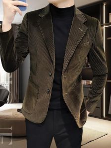 灯芯绒西服搭配_复古质感，百变搭配