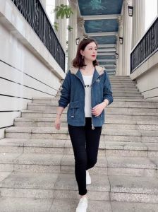 灯芯绒外套配什么裤子_秋冬百搭时尚，保暖复古