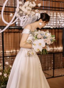 香槟色的三个最佳配色是什么_优雅奢华，简约与奢华并存