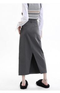 深灰色百褶裙怎么搭配夏天_深灰百褶裙 夏日百搭显高级