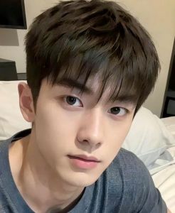 碎头发型_少年感碎发流行，三七分显清新，易打理百搭