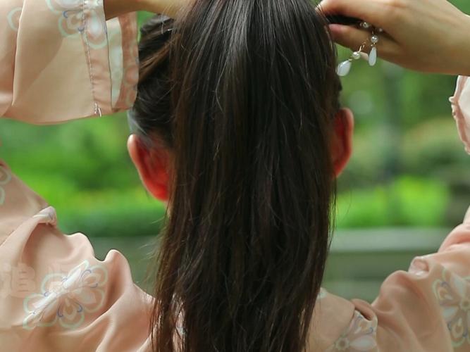 单螺髻是妇女还是少女发型_春秋战国流行发髻，单螺髻优雅成熟