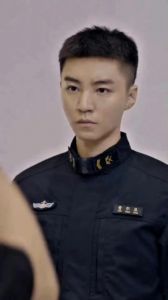 一寸头发型_寸头短发显气质，型男必备时尚造型！