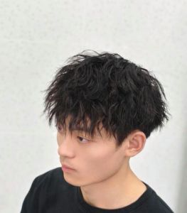 用锡纸卷头发算烫发吗_自然持久，护发好选择