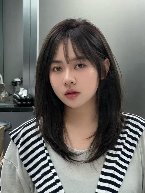 任何脸型都适合的发型_轻盈造型,打造专属感 任何脸型都适合的发型_轻盈造型,打造专属感