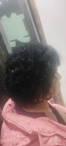 上庭窄下庭宽适合什么发型_蓬松短发高马尾修饰倒三角脸