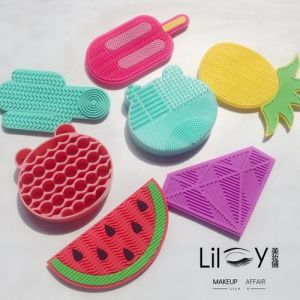 洗好的化妆刷晾在室内还是室外_化妆刷阴凉晾干，定期清洗消毒