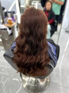 染完发可以接着烫头发吗_烫染顺序与间隔，保护秀发小知识