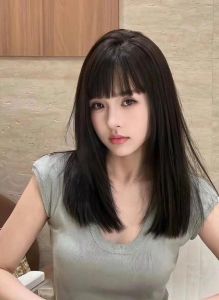 超好看的刘海_八字刘海显年轻 搭配百变显气质