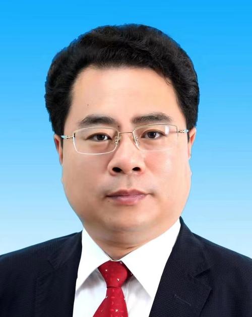 领导标准照的发型_领导者常用稳重型平头，显权威显气质