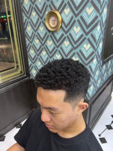 2cm黑人烫大概要多长的头发_个性自信，简单打理的时尚发型