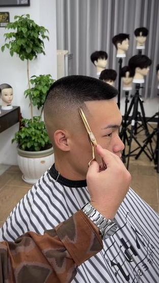 短寸飞机头发型_型男必备经典发型