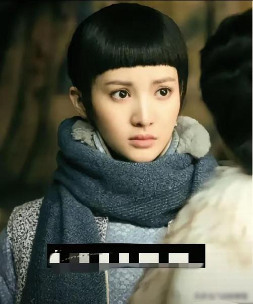 月牙半弧形刘海_月牙刘海显少女，韩式柔美造型好