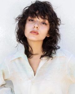 les中性女生发型_中性短发，时尚百搭，修饰脸型显个性