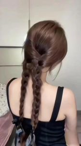 把辫子扎在胸前的叫什么发型_时尚焦点，文化传承，历史印记