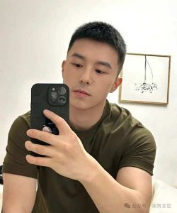 青少年短发男生发型_日系短发减龄时尚，锅盖头很受欢迎