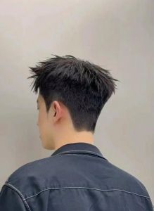 留鬓角的发型_鬓角很重要，选对显年轻！