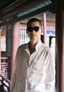 张翰短发转型引争议，41岁形象管理受考