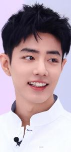 肖战的发型_肖战卷毛造型走红，少年感十足，获赞温柔治愈