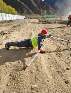 干工地能锻炼身体吗_工地干劲足，练出好体魄！