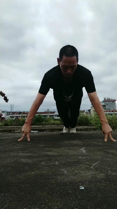 二指禅的正确练法_内功硬指绝技