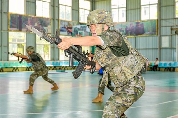 刺杀操八个基本动作_迅猛精准,实战必备 刺杀操八个基本动作_迅猛精准,实战必备