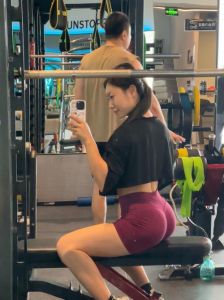 臀真的能越练越大吗_深蹲臀桥加营养