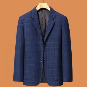 蓝色西装适合多大年龄穿_蓝色西装，百搭减龄！